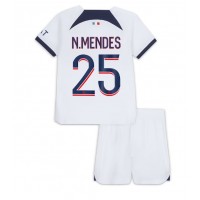 Fotballdrakt Barn Paris Saint-Germain Nuno Mendes #25 Bortedraktsett 2023-24 Kortermet (+ Korte bukser)